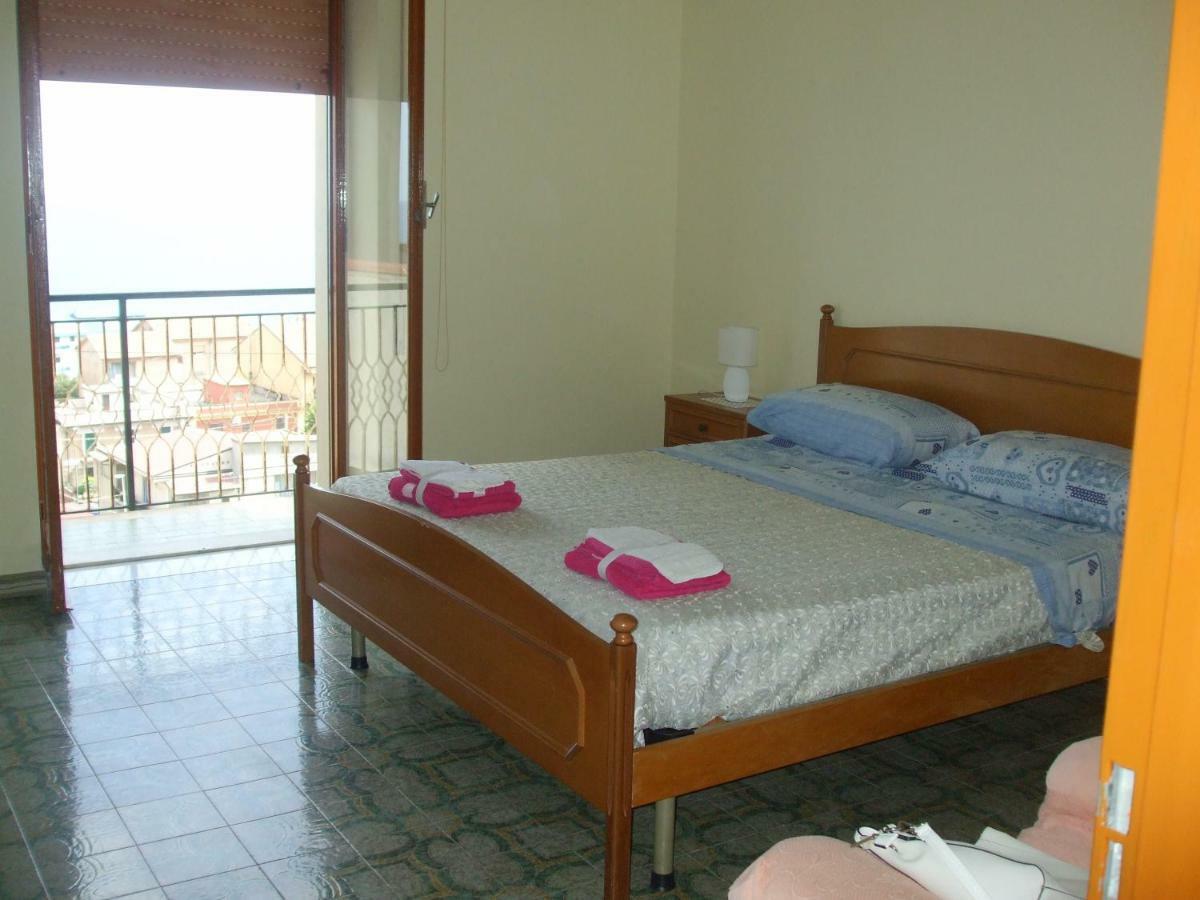Villa Spaia Brancaleone Marina Exteriör bild