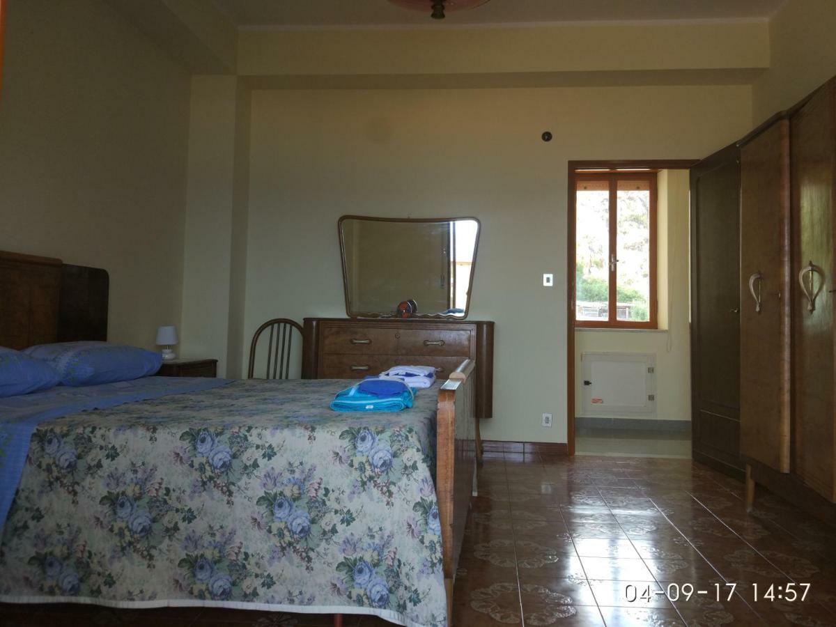 Villa Spaia Brancaleone Marina Exteriör bild